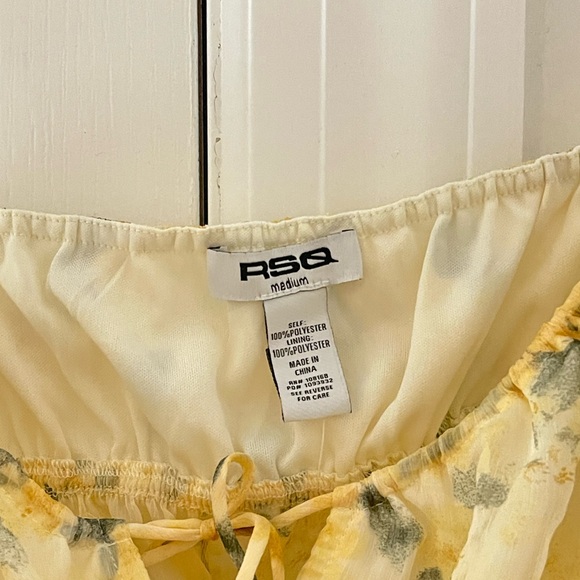 TILLYS Floral patterned flowy top - Picture 4 of 4